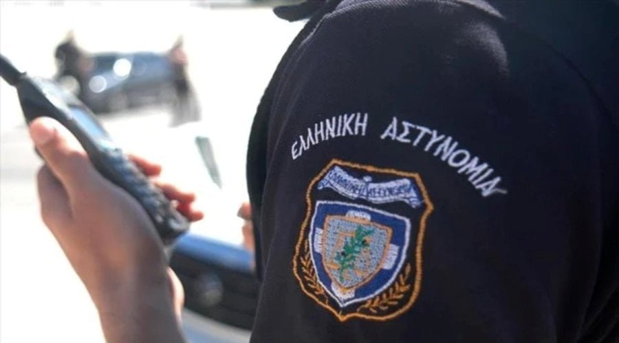 Θεσσαλονίκη: Συνελήφθη 32χρονος για επίθεση σε βάρος αστυνομικού – Τον έριξε στο έδαφος και συνέχιζε να τον