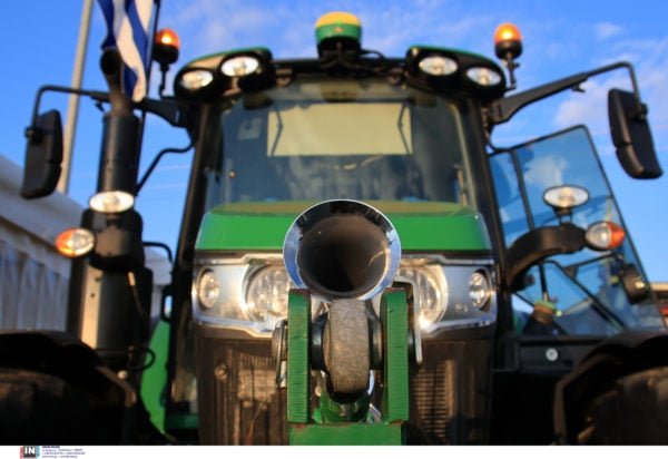 Αγρότες: Αποκλεισμένο μέχρι τις 10 το βράδυ το τελωνείο Ευζώνων – Ενισχύθηκε το μπλόκο