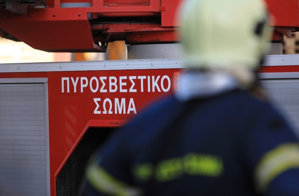 Συναγερμός στη Βουλιαγμένη: Αυτοκίνητο έπεσε σε γκρεμό με δύο εγκλωβισμένους!