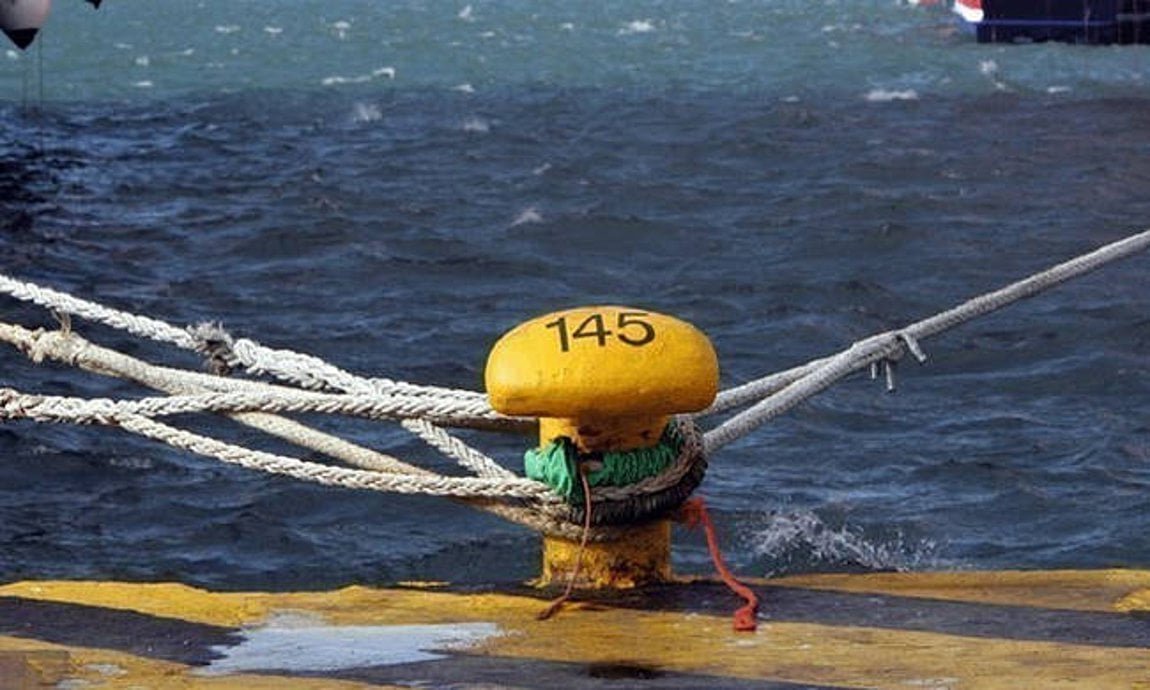 Βλάβη στο πλοίο που εκτελεί το δρομολόγιο Αγκίστρι-Αίγινα-Πειραιάς – Ταλαιπωρία για 118 επιβάτες