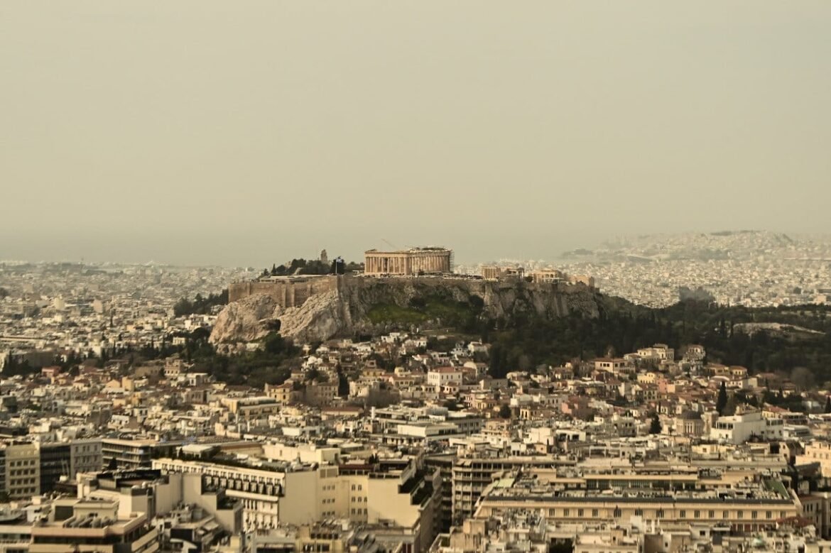 «Καιρός: Μετά το «τριπλό κοκτέιλ» έρχονται τα 30άρια – Πότε θα ανασάνουμε από τη ζέστη»