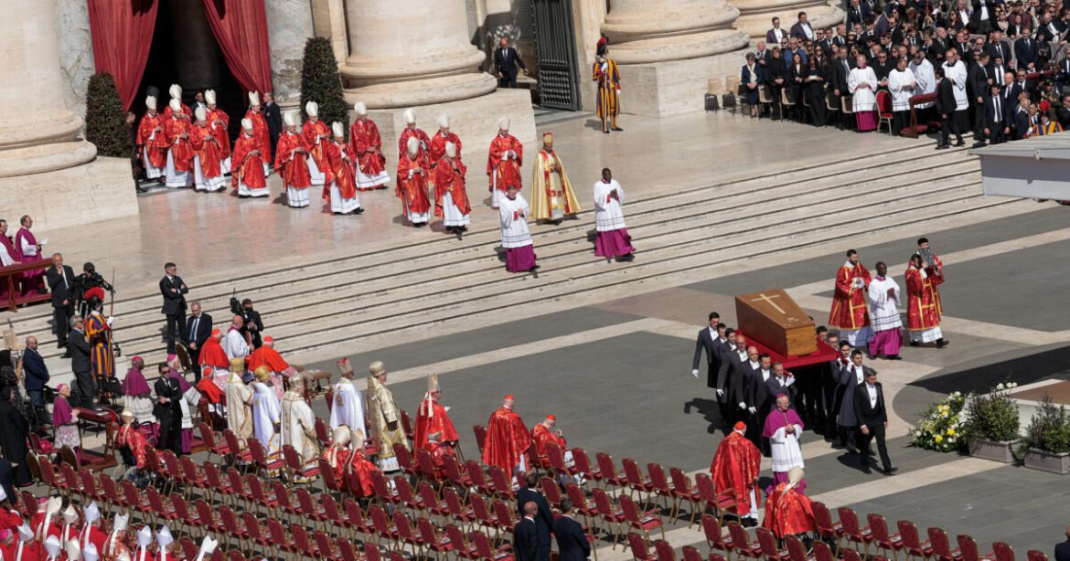 «Ανατριχίλα στο Βατικανό: Ζωντανά η Κηδεία του Πάπα Φραγκίσκου – Όλες οι Στιγμές του Ρέκβιεμ»