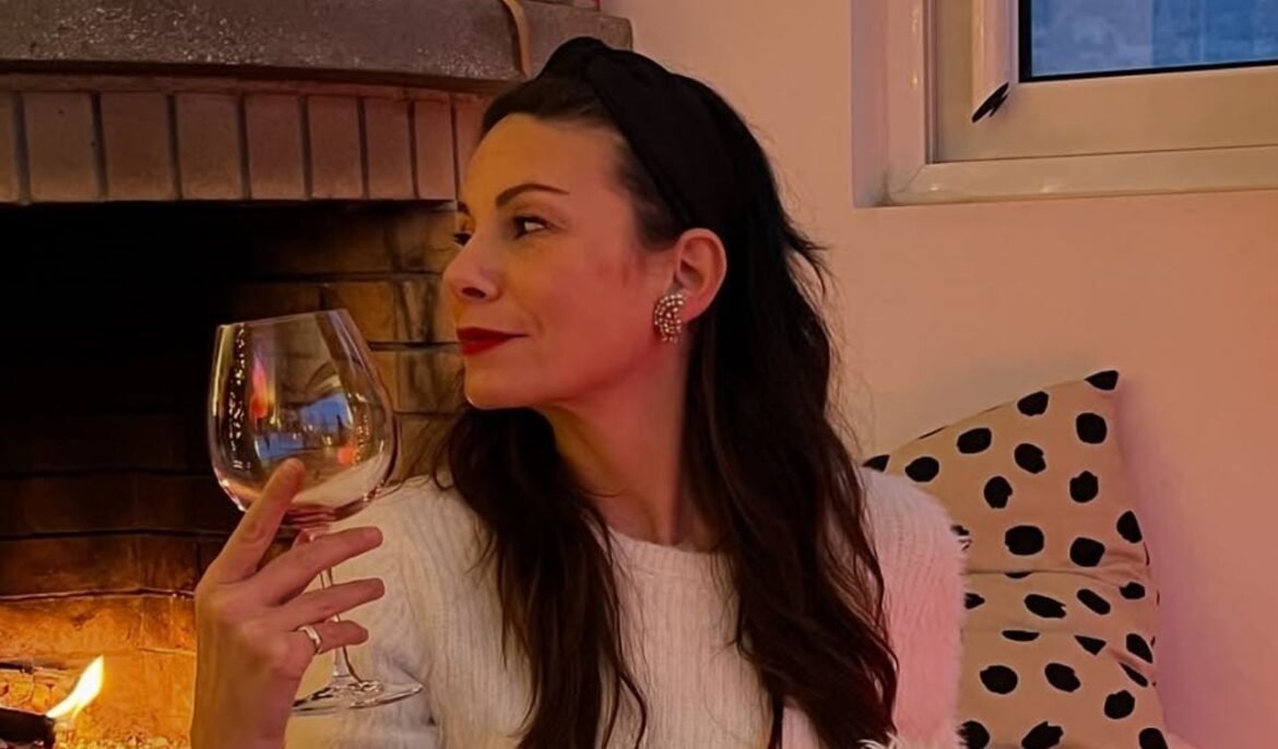 «Θλίψη στον καλλιτεχνικό κόσμο: Έφυγε από τη ζωή η Στέλλα Καλησπεράτου, η πολύπλευρη δημοσιογράφος και ηθοποιός»