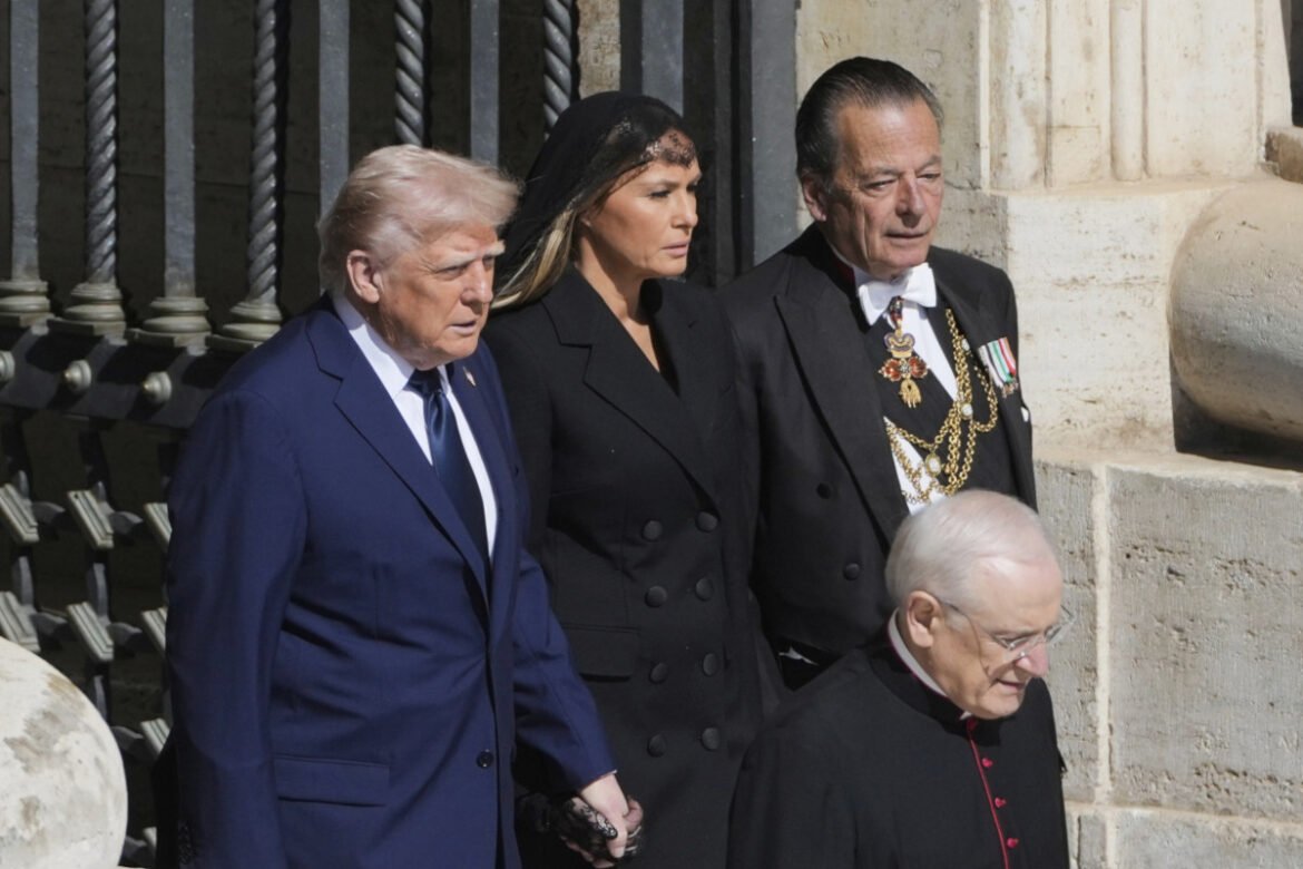 Τραμπ στο Προσκήνιο: Διπλωματικές Ζυμώσεις και Συναντήσεις στην Κηδεία του Πάπα