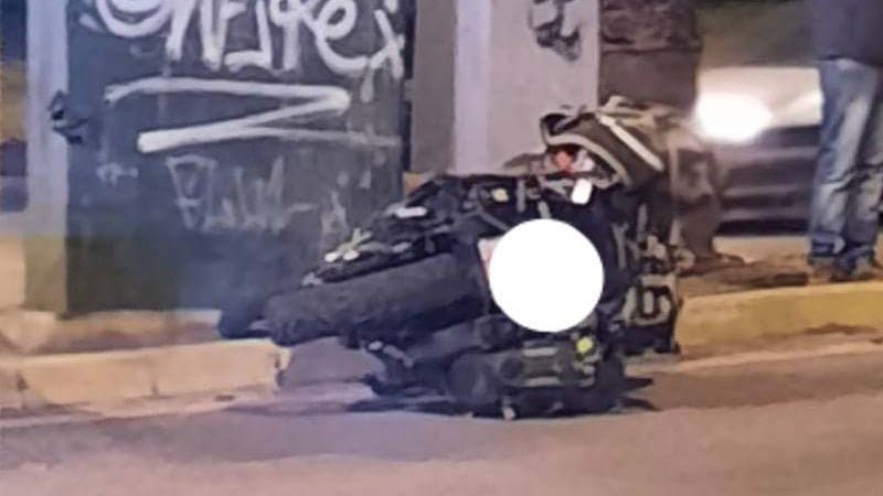 Σοκαριστικό τροχαίο με μηχανή στη Λεωφόρο Βουλιαγμένης – Δείτε τις αποκλειστικές φωτογραφίες!