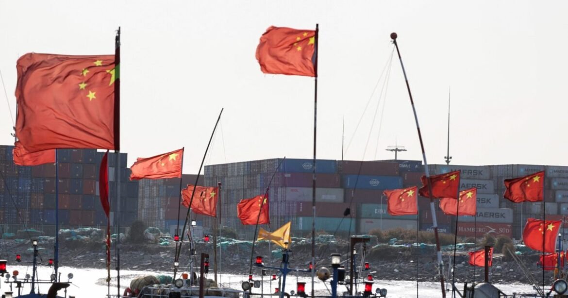 «Πεκίνο: Αντεπίθεση στους «εκφοβισμούς» και στρατηγική για την ανάκαμψη της εγχώριας κατανάλωσης»