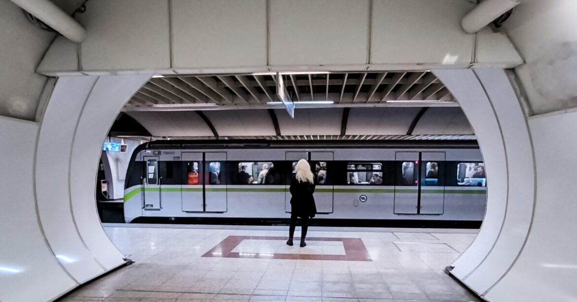 Μετρό: Κλειστοί προσωρινά οι σταθμοί «Ευαγγελισμός» και «Μέγαρο Μουσικής» λόγω απόπειρας αυτοκτονίας