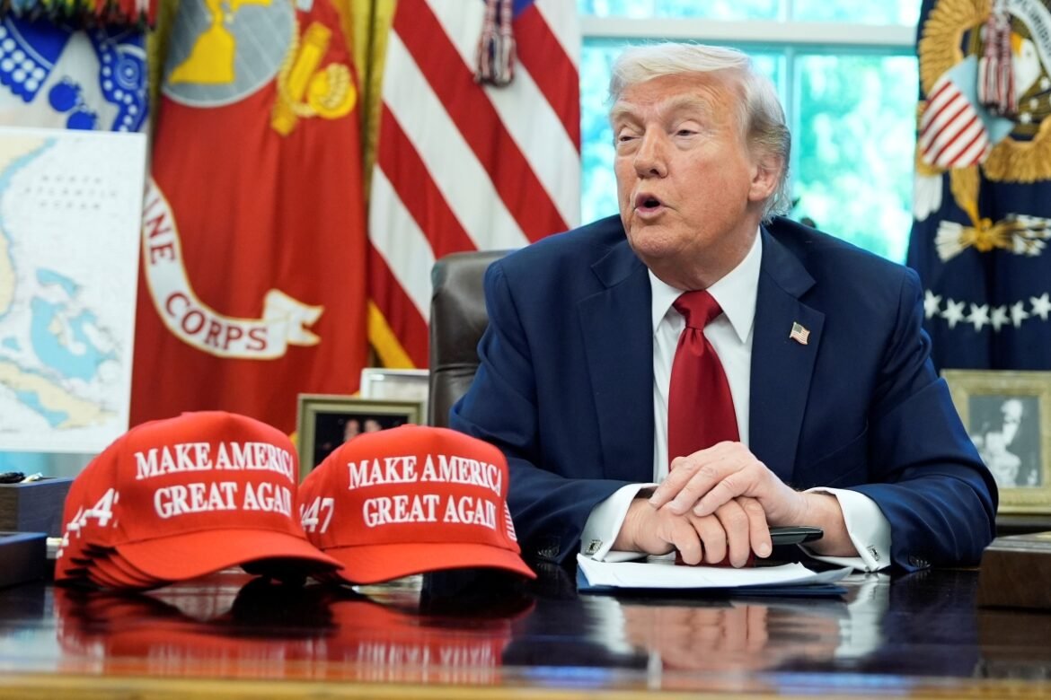 «Να την πετάξουν σαν το σκυλί» – Ο Τραμπ ζητά την απόλυση δημοσιογράφου του CNN