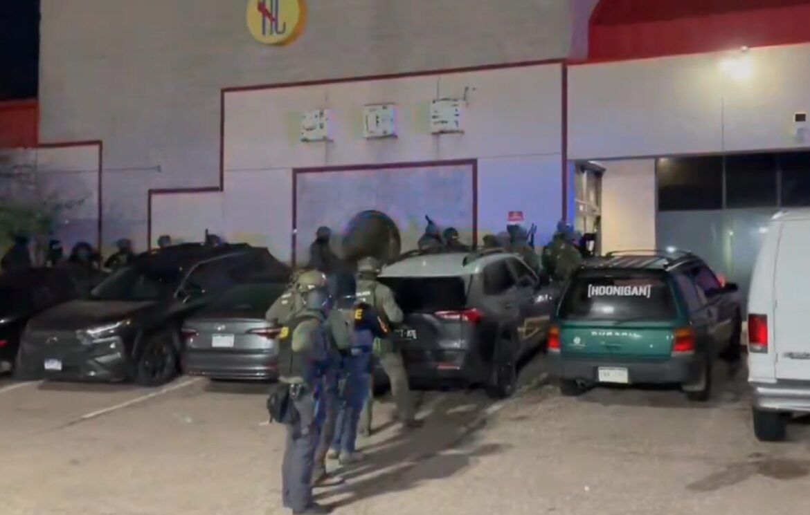 «Κολοράντο: Μαζικές συλλήψεις μεταναστών σε κλαμπ – Ο Τραμπ επαινεί την επιχείρηση»