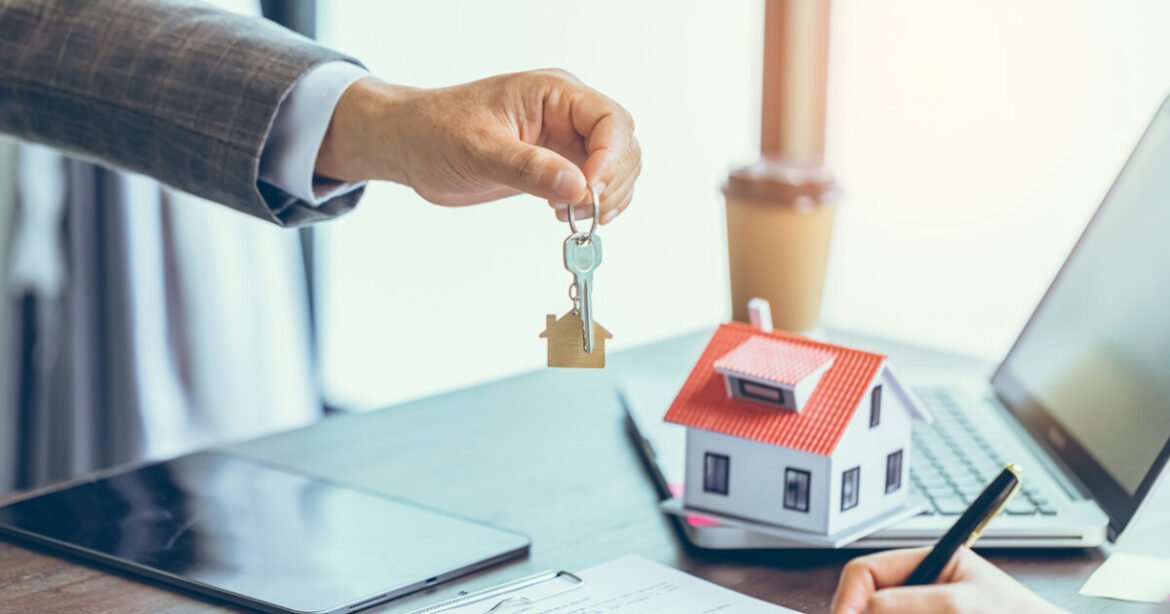 «Αποκαλύπτοντας τα «σιωπηρά» μηνύματα του πακέτου των 1,1 δισ. ευρώ: Τι σημαίνει για ιδιοκτήτες ακινήτων, συνταξιούχους και επιχειρηματίες»