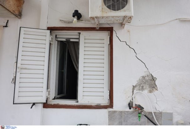 «Συναγερμός στο Ηράκλειο: Κλείνει η παιδική χαρά στις Βούτες – Επικίνδυνες καταστάσεις για 4 σπίτια»