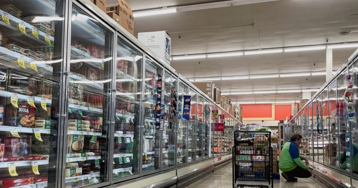 «Ώρα Μηδέν: Το Δίλημμα της Παράτασης στο Πλαφόν Κερδών των Σούπερ Μάρκετ»