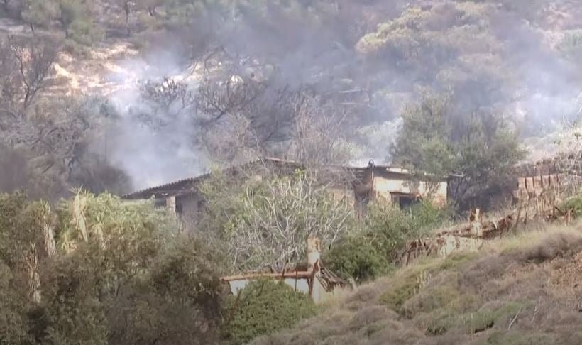 «Φωτιά στην Κερατέα: Επείγουσα κινητοποίηση της Πυροσβεστικής για την αναζωπύρωση»