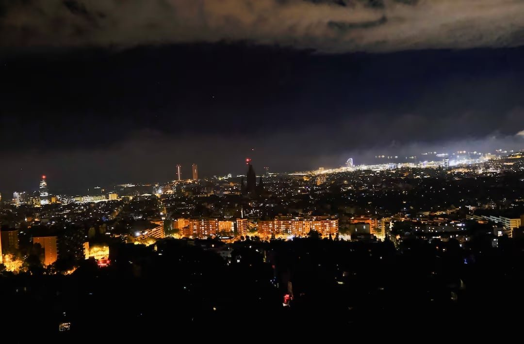 «Μπλακ άουτ στην Ισπανία: Σοκ και αβεβαιότητα – Οι Έλληνες μοιράζονται τις εμπειρίες τους στο enikos.gr»