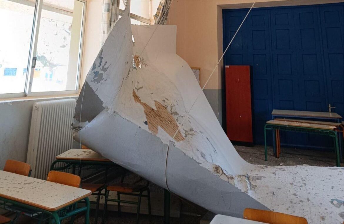 Φιλιατρά: Κατάρρευση τμήματος οροφής στο 1ο Δημοτικό Σχολείο – Σοκαριστικές εικόνες!