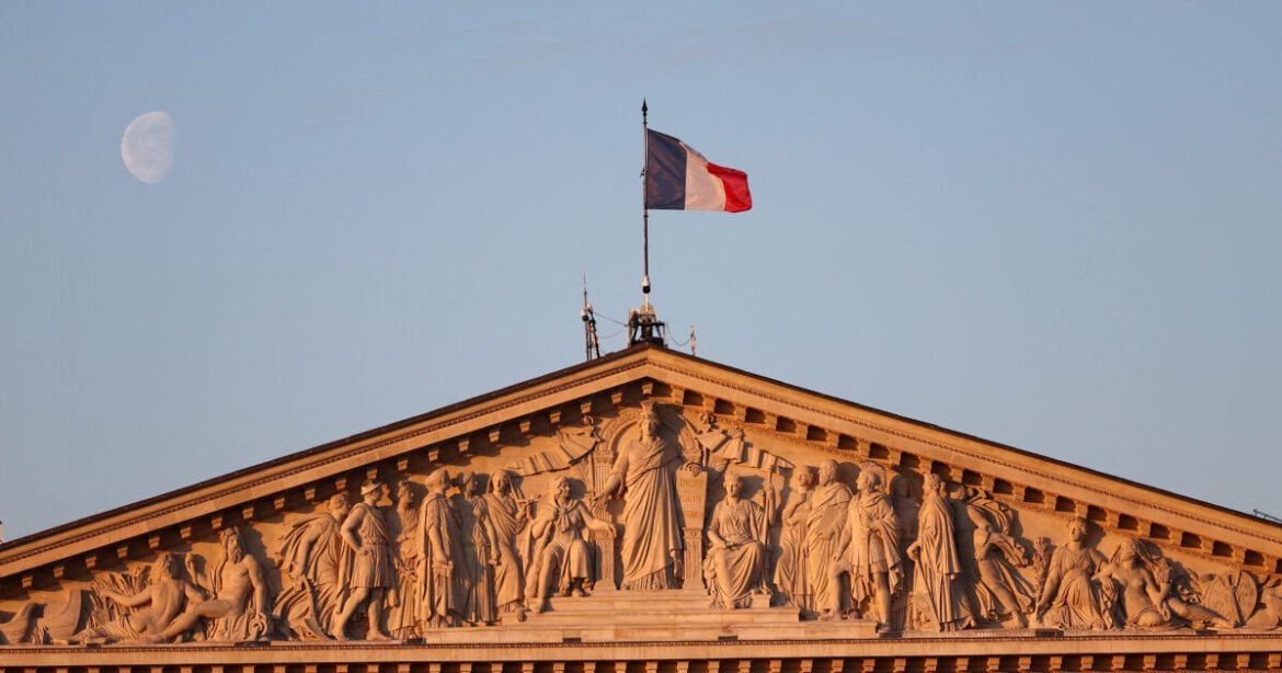 «Γαλλία: Οριακή Ανάκαμψη με Σημαντικές Προκλήσεις στην Κατανάλωση και τις Επενδύσεις»