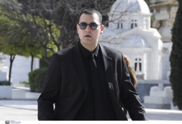 «Συγκινητική αφιέρωση: Ο Χρίστος Κούγιας τραγουδά για τον πατέρα του, Αλέξη»