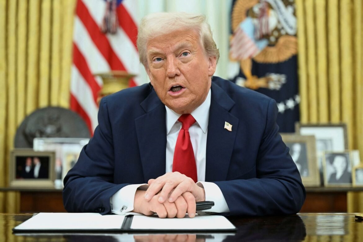 «Ημέρα Απελευθέρωσης»: Το Σόου Τραμπ και οι Δασμοί που Κρύβουν Μυστικά!