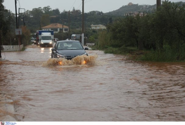 Χανιά: Καταστροφική νεροποντή πλημμυρίζει δρόμους και σπίτια – Απεγκλωβισμένοι 7 οδηγοί, Δείτε ΦΩΤΟ και ΒΙΝΤΕΟ!