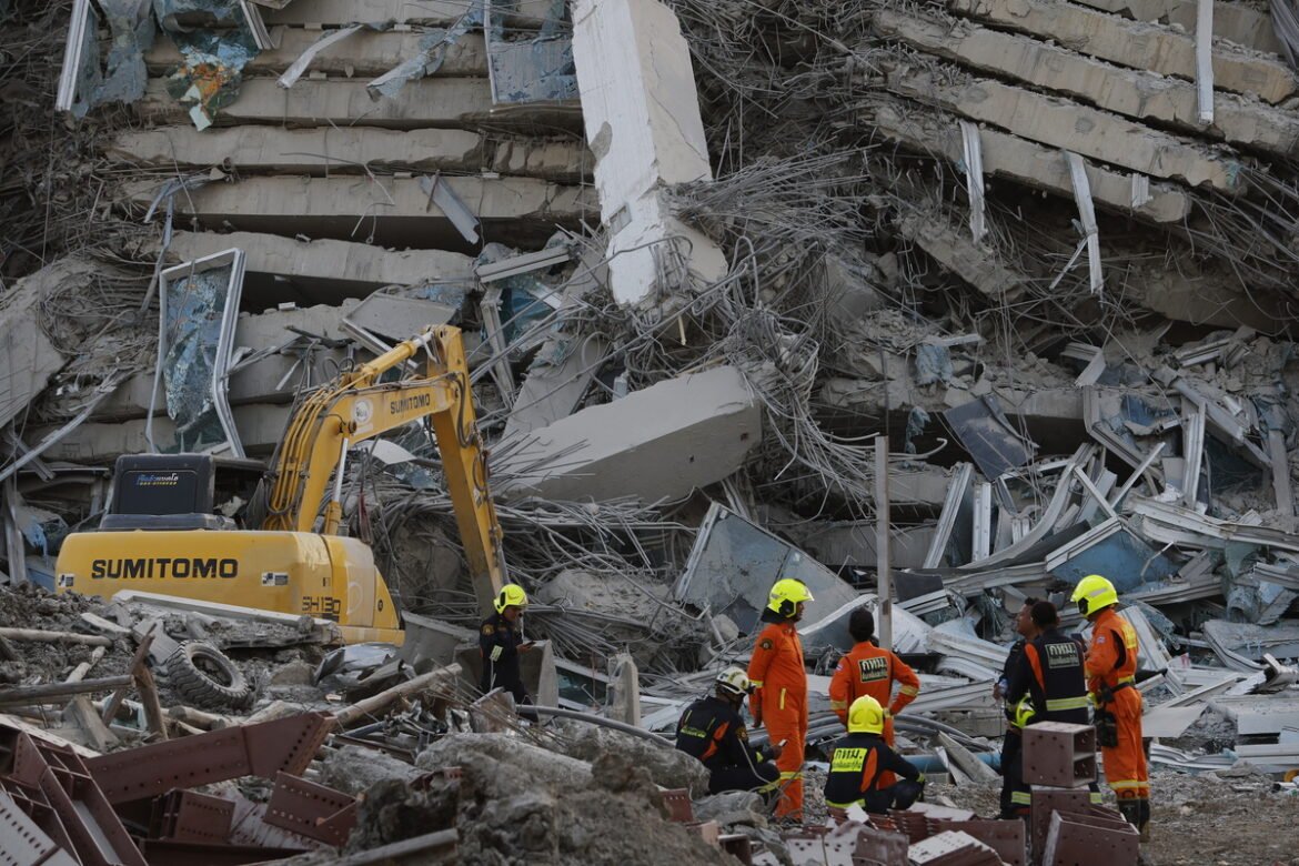 Μιανμάρ: Θαύμα στα ερείπια – Γυναίκα σώζεται μετά από 91 ώρες! (Βίντεο)