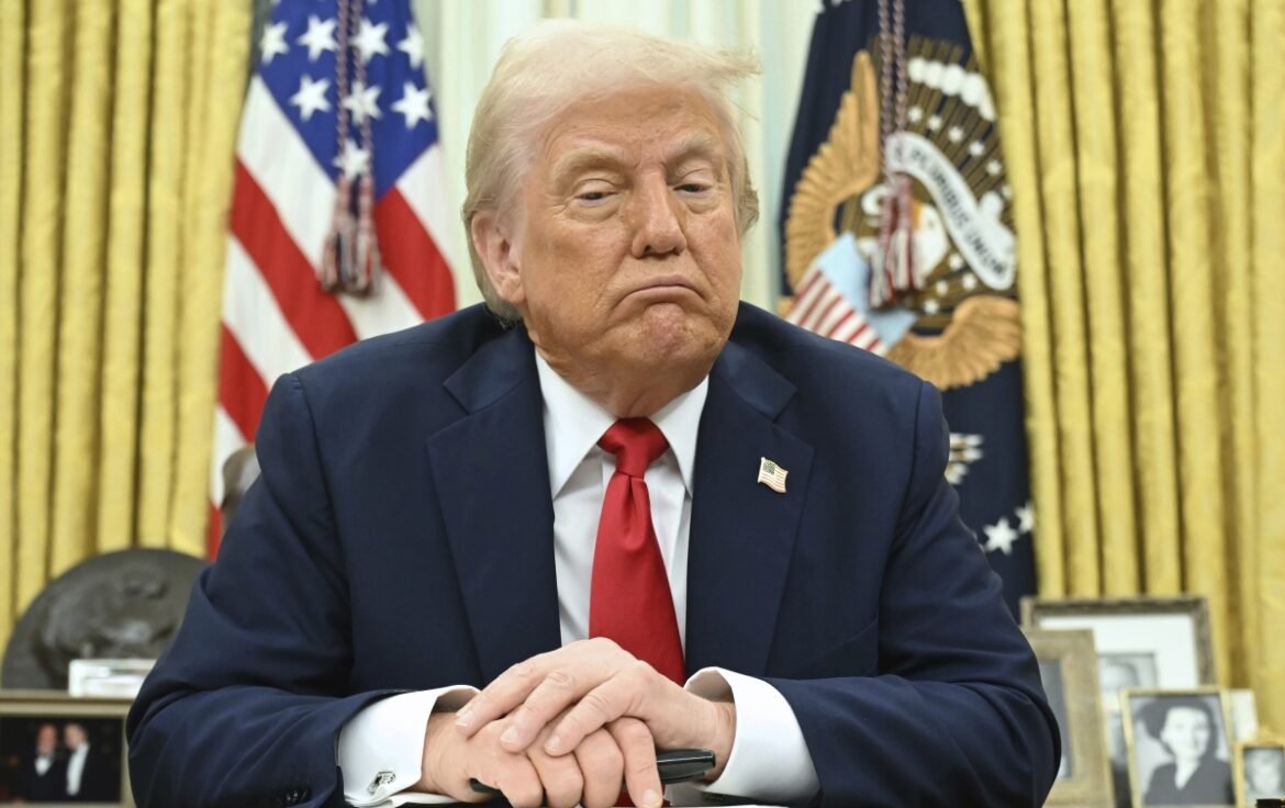 «Δραματική Ανατροπή: Το Εφετείο Αναστέλλει την Ακύρωση των Δασμών Τραμπ»