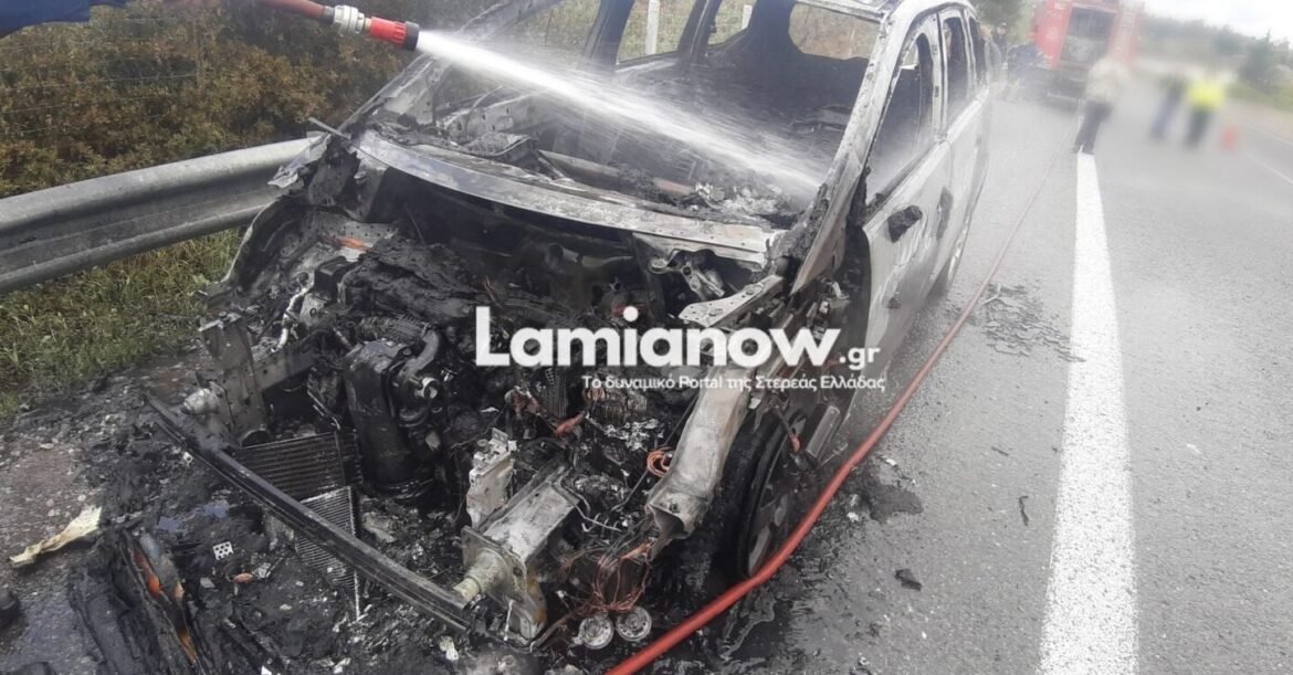 Φθιώτιδα: Συναγερμός στην Εθνική Οδό – Ολοσχερής καταστροφή οχήματος με 4 επιβαίνοντες – Δείτε ΦΩΤΟ και ΒΙΝΤΕΟ!