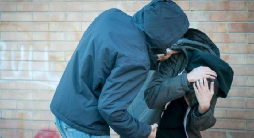 Σοκ από την συμπλοκή ανηλίκων στην Τρίπολη: Λίγο έλειψε να κινδυνέψει η ζωή ενός 12χρονου που μαχαιρώθηκε –