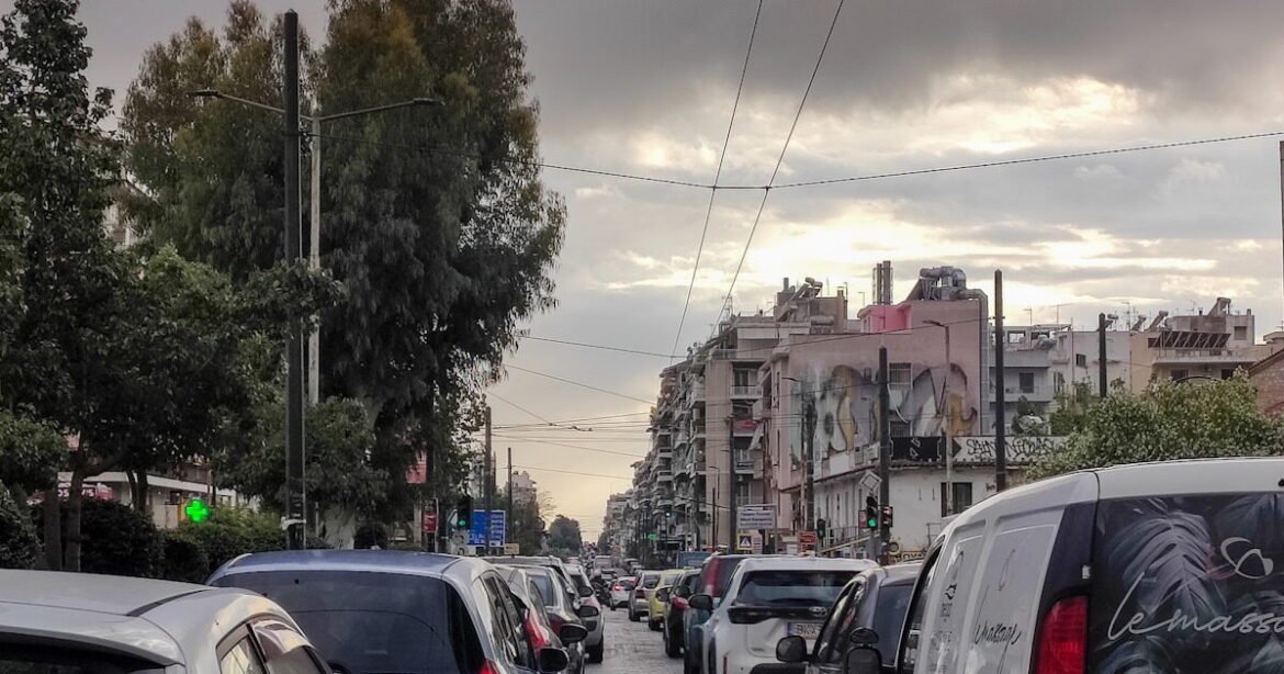 «Κυκλοφοριακό Χάος: Στα «Κόκκινα» Κηφισός, Κηφισίας και Λεωφόρος Αθηνών – Δραματική Κατάσταση και στο Κέντρο της Αθήνας»