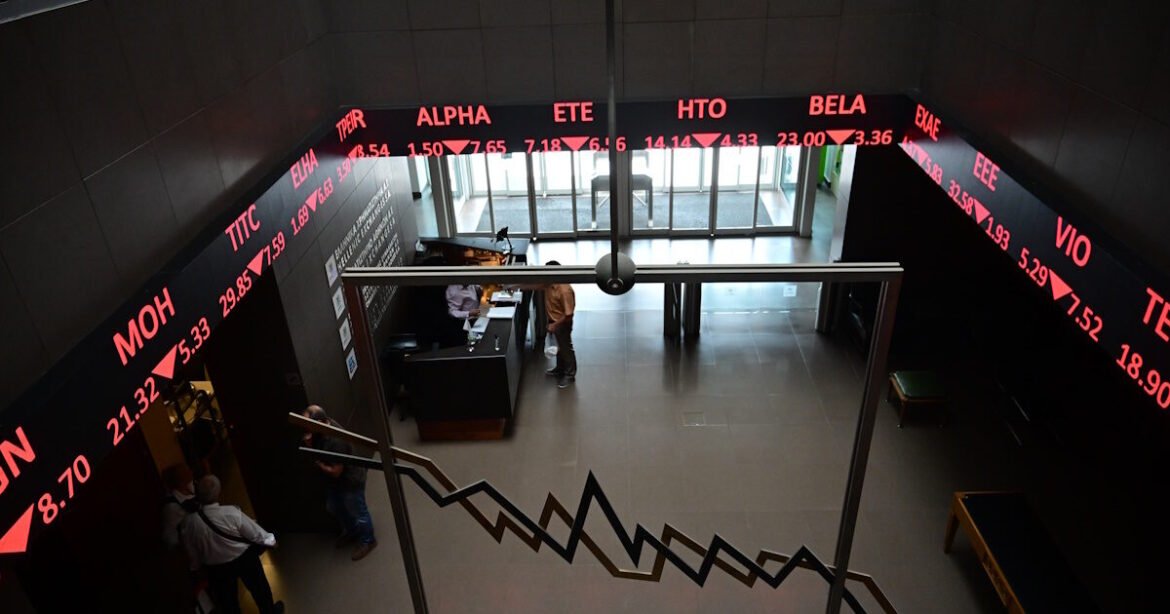 «Κατακρήμνιση στο Χρηματιστήριο Αθηνών: Απώλειες 7,43% και 7,93 δισ. ευρώ λιγότερα στην κεφαλαιοποίηση»