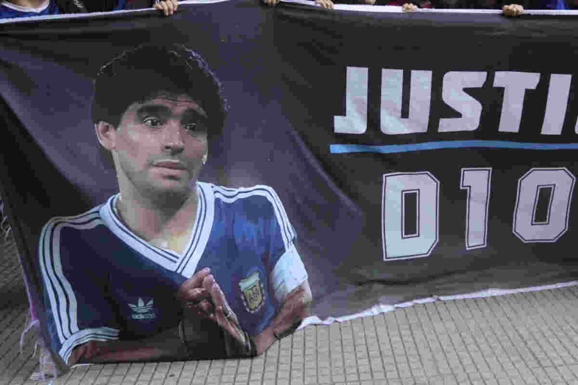 «Ντιέγκο Μαραντόνα: Πολέμος στα Δικαστήρια για τα Δικαιώματα της Εικόνας του»