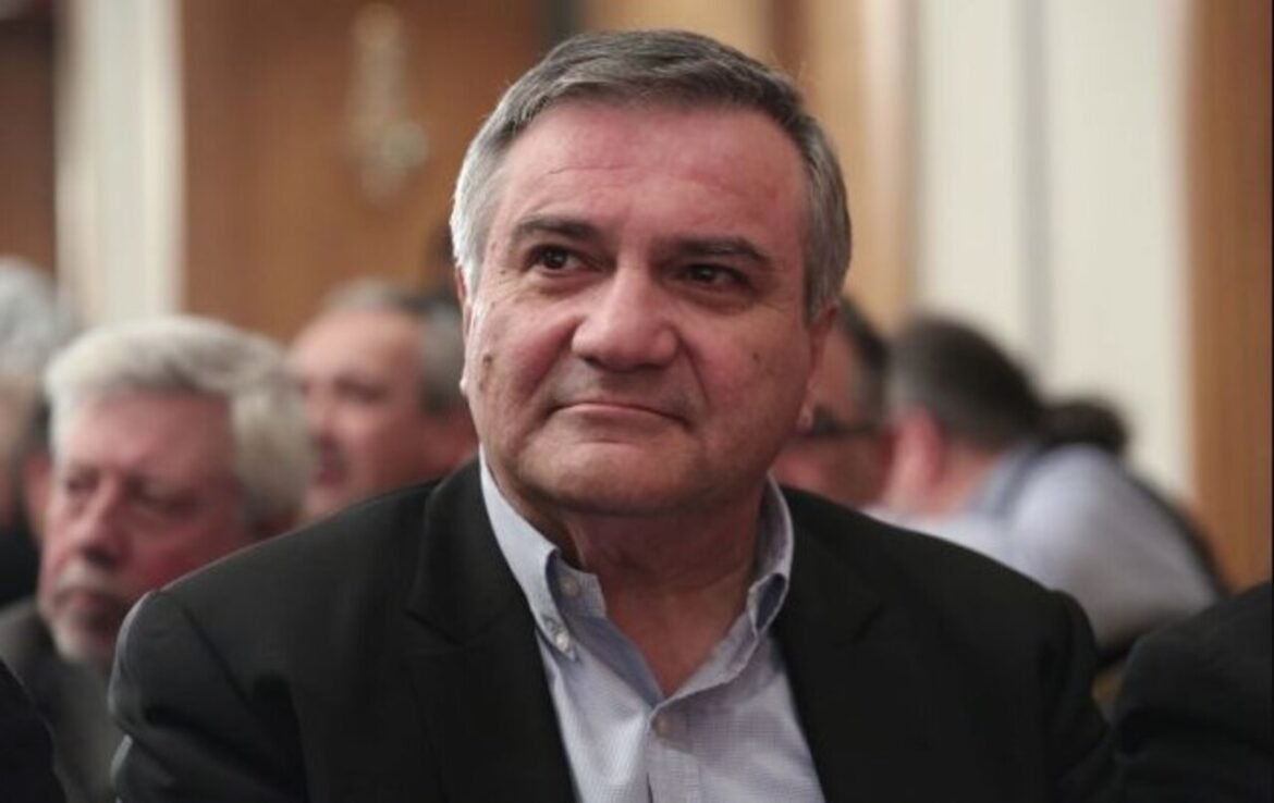 Θεσσαλονίκη: Σάλος με απόπειρα αποκλεισμού του Καστανίδη από εκδήλωση του ΠΑΣΟΚ!