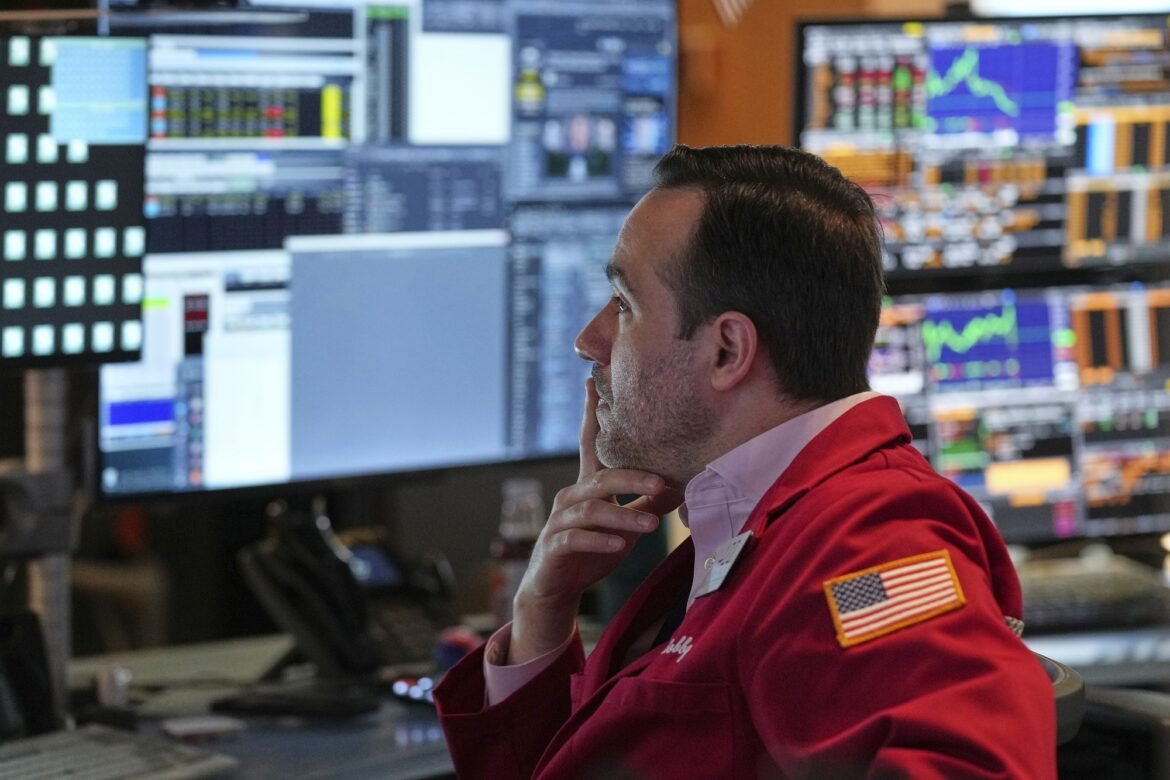 «Δασμοί Τραμπ: Η «Μαύρη Δευτέρα» του 1987 επανέρχεται στις αγορές – Οι επενδυτές ανησυχούν για το μέλλον»