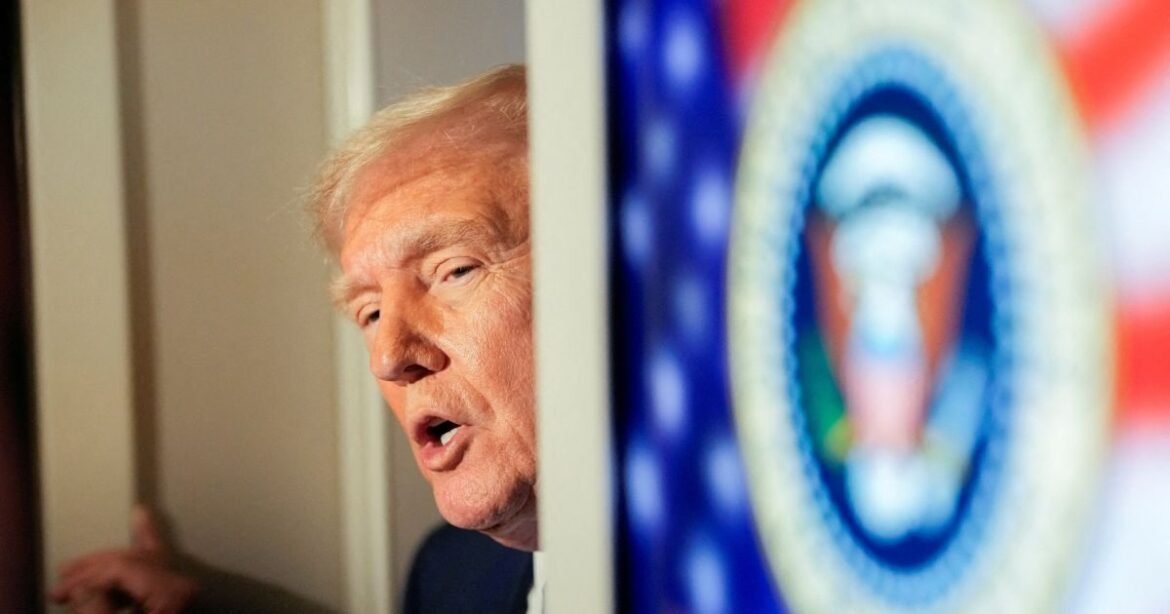 «Τραμπ: Απορρίπτει την τελευταία κίνηση της ΕΕ για να μπλοκάρει τους δασμούς»