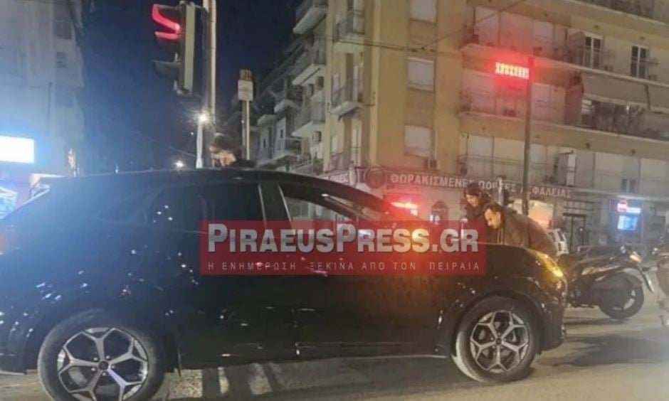 Σοβαρό τροχαίο στην Λεωφόρο Αλεξάνδρας: Αυτοκίνητο συγκρούεται με μηχανή – Δείτε τις αποκλειστικές ΦΩΤΟ!