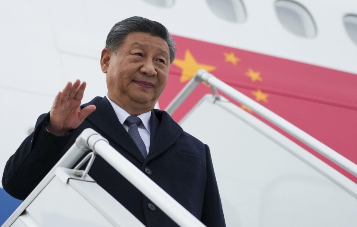 «Η Κίνα Αντεπίθεση: Νέες Σχέσεις με την ΕΕ και το Δώρο του Τραμπ στον Σι»