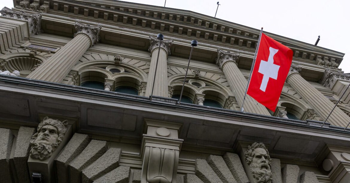 «Τραμπ: Δεσμεύσεις για Επανεξέταση Δασμών στην Ελβετία»