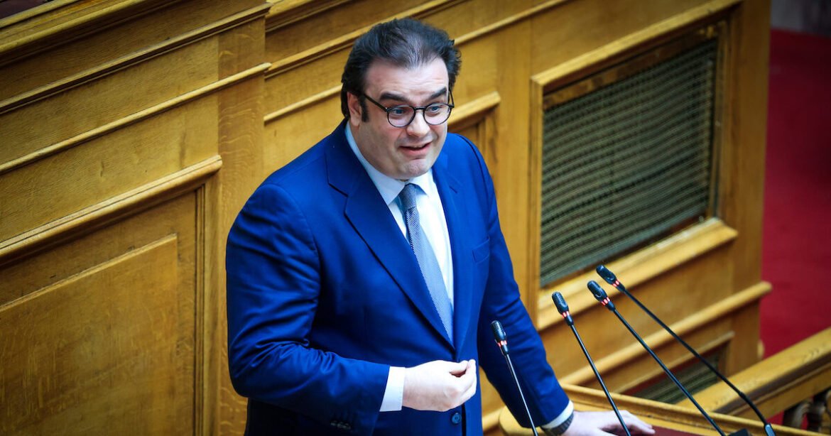 «Πιερρακάκης: Κλειδί η Ευρωπαϊκή Ενότητα και Συμφωνία με τις ΗΠΑ για τους Δασμούς»