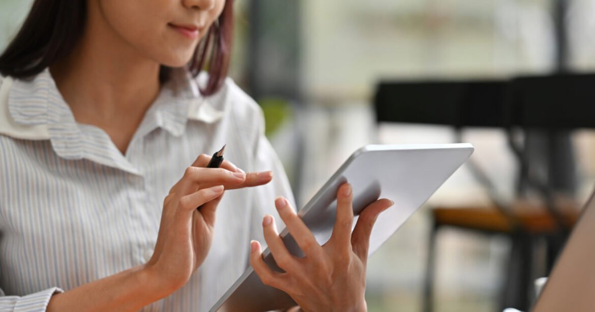 «Αμερικανικοί Τεχνολογικοί Γίγαντες: Η Εξαίρεση από Δασμούς 145% και οι Επιπτώσεις της»