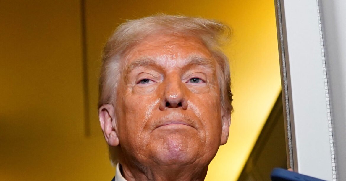 «Ντόναλντ Τραμπ: Η στρατηγική του για smartphones και υπολογιστές που ανακουφίζει Apple, Microsoft και Nvidia»