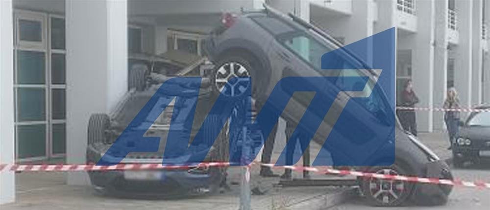 Σοκαριστικό τροχαίο στο ΟΑΚΑ: Όχημα «σφυροκοπά» παρκαρισμένα αυτοκίνητα – Δείτε το βίντεο!