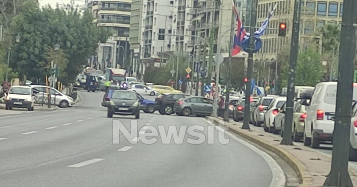 «Σοβαρό τροχαίο στη Βασ. Σοφίας: Κυκλοφοριακός εφιάλτης και στη Μεσογείων»