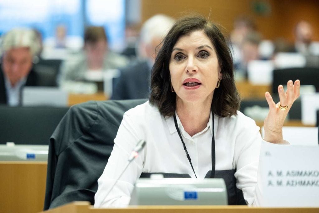 «Σκάνδαλο ή Νομιμότητα; Το ΣτΕ Ακυρώνει τα Πρόστιμα στη ΝΔ για τα E-mail των Αποδήμων – Η Αννα Μισέλ Ασημακοπούλου Δίνει Φως στην Υπόθεση»