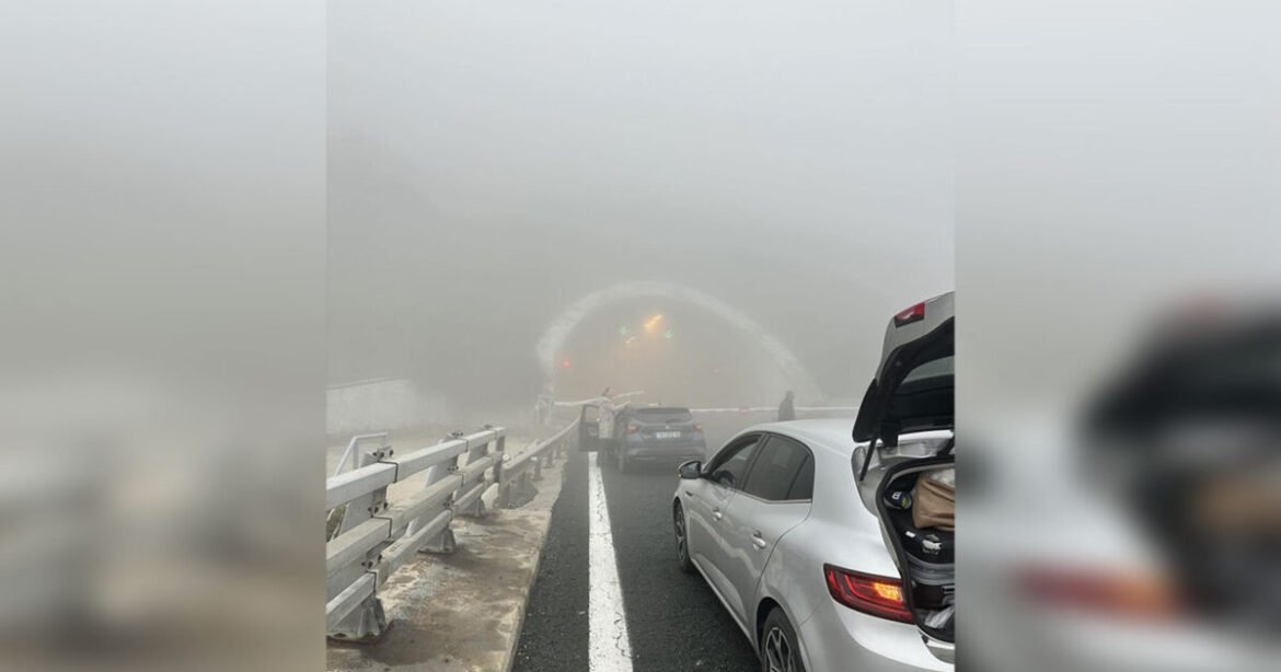 «Καταστροφικό τροχαίο στον Πολύμυλο Κοζάνης: 22 χιλιόμετρα ουρών στην Εγνατία – Η Περιφέρεια στέλνει βοήθεια στους εγκλωβισμένους οδηγούς»