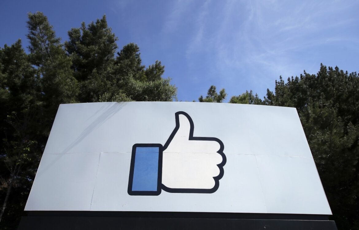 «Η ΕΕ αλλάζει στρατηγική: Υποχωρεί στα πρόστιμα για τους τεχνολογικούς κολοσσούς και προσεγγίζει τον Τραμπ»