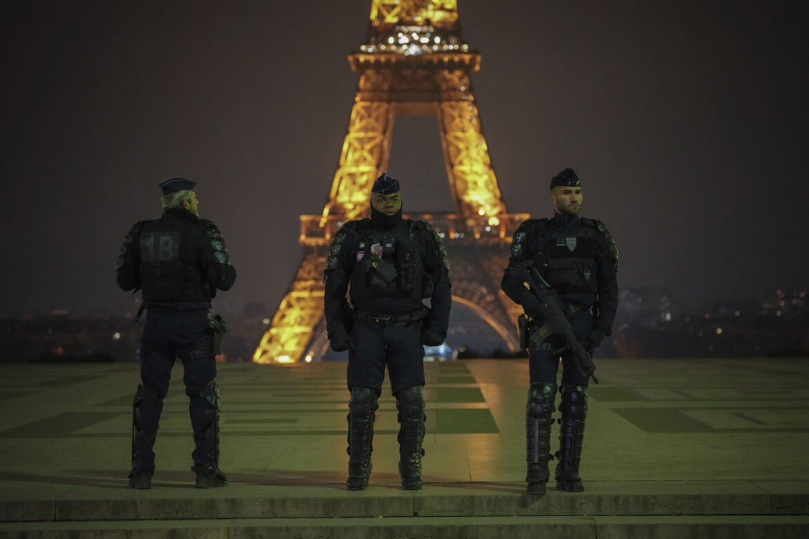 «Συναγερμός στο Παρίσι: Εκκένωση του Δικαστικού Μεγάρου λόγω Απειλής για Βόμβα»