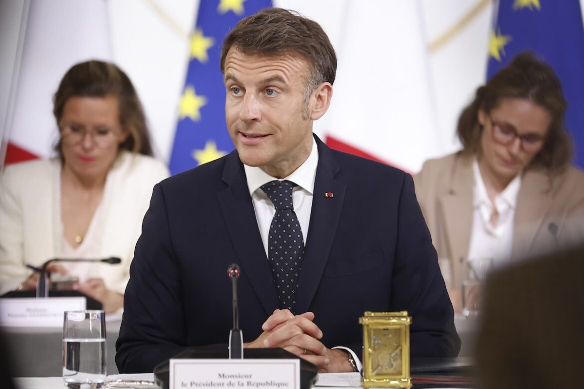 Ο Μακρόν καλεί το Ισραήλ να σταματήσει τα πλήγματα που δεν σχετίζονται με το πυρηνικό πρόγραμμα του Ιράν