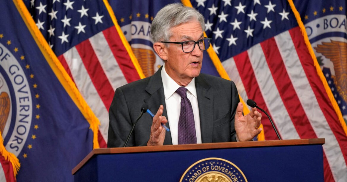 «Πάουελ (Fed): Η Σταθερότητα Τιμών Κλειδί για τη Διατήρηση της Ισχυρής Αγοράς Εργασίας»