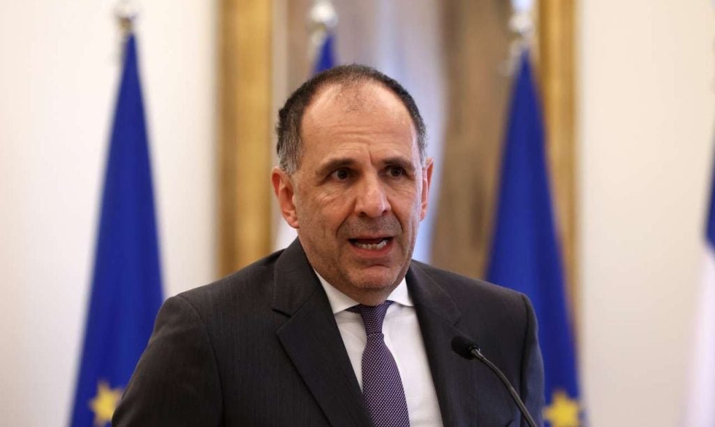 «Γεραπετρίτης: Η Ελλάδα Δυναμικά Προστατεύει τα Συμφέροντά της στο Πεδίο»