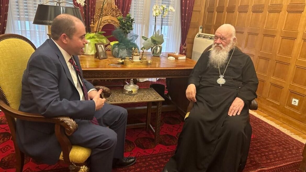 «Αρχιεπίσκοπος Ιερώνυμος στο Breitbart News: Η εκλογή Τραμπ ως θετική εξέλιξη για τον κόσμο»