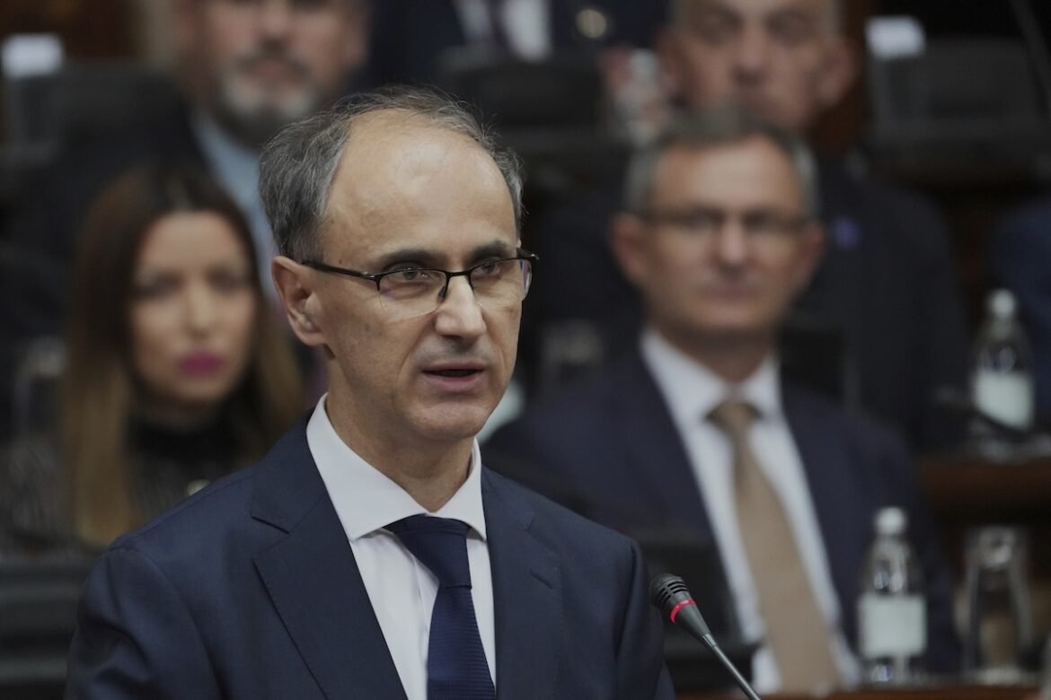 «Σερβία: Ο Τζούρο Ματσούτ Αναλαμβάνει τα Ηνία ως Νέος Πρωθυπουργός»